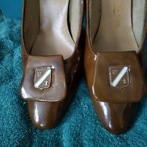 Vintage pumps